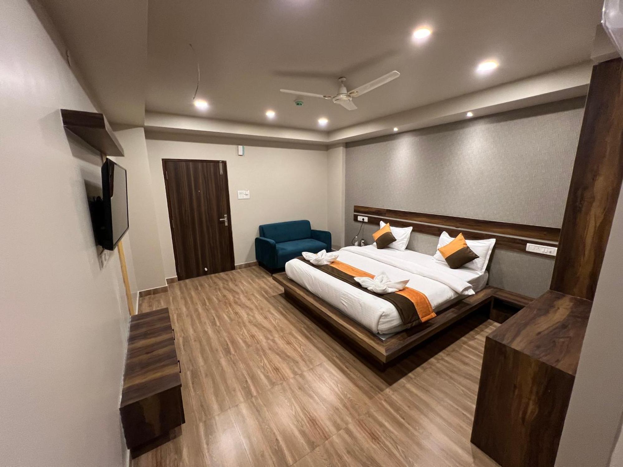 Grand Falcon Electronic City Kammasandra 外观 照片